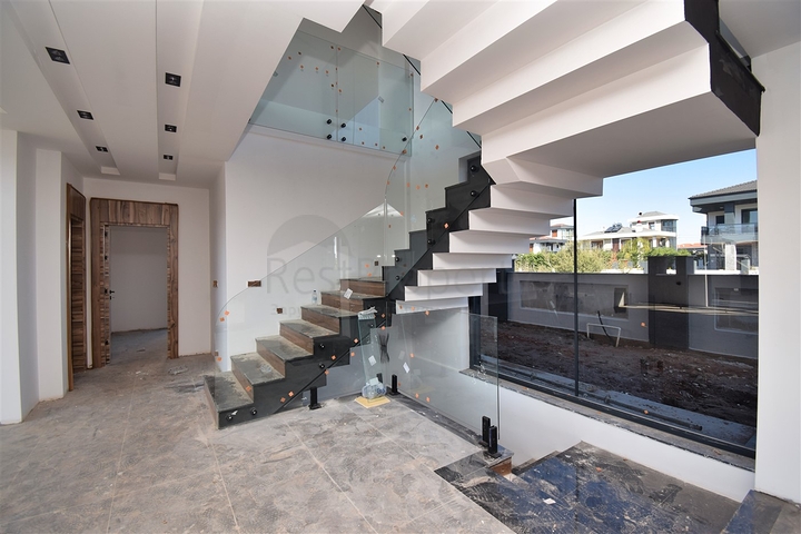 7+1 villa in Doshemealti - Antalya area 