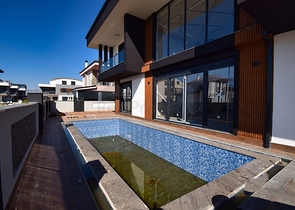 7+1 villa in Doshemealti - Antalya area 