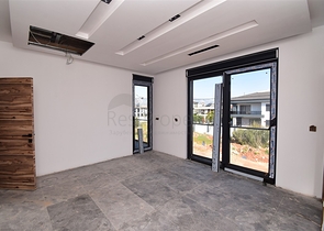 7+1 villa in Doshemealti - Antalya area 