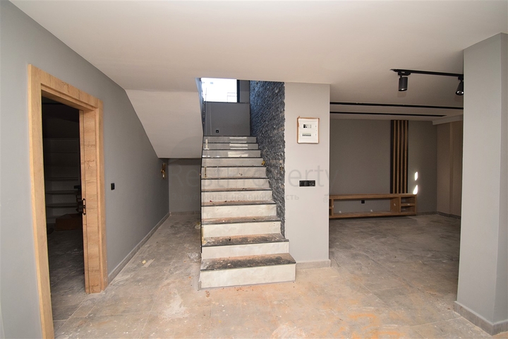 5+1 villa in Doshemealti - Antalya area 