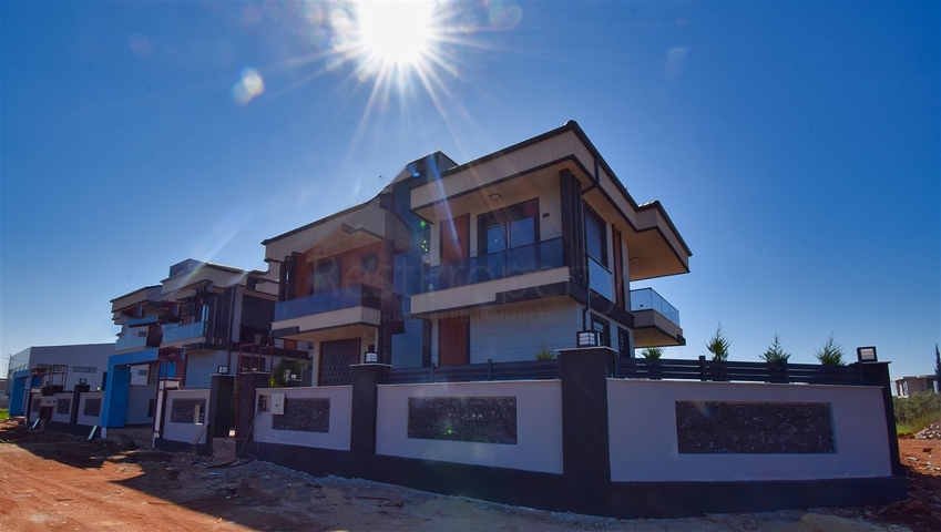5+1 villa in Doshemealti - Antalya area 