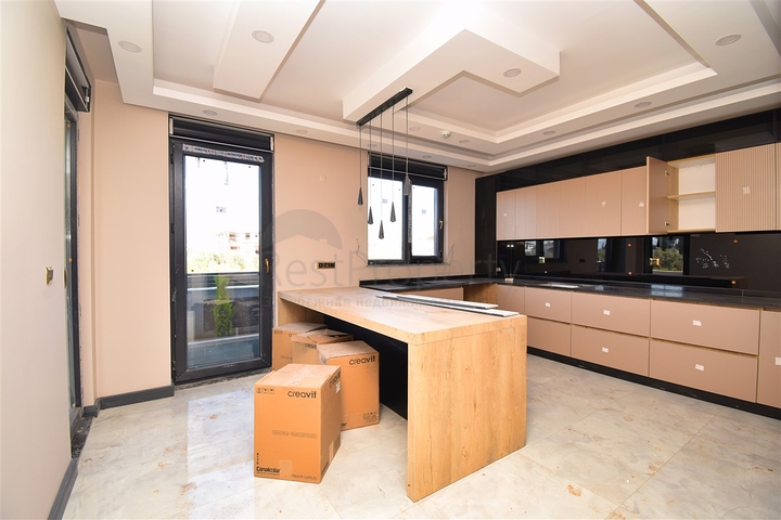 5+1 villa in Doshemealti - Antalya area 