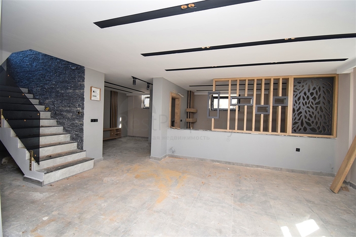 5+1 villa in Doshemealti - Antalya area 