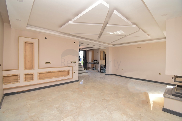 5+1 villa in Doshemealti - Antalya area 