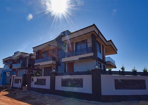 5+1 villa in Doshemealti - Antalya area 