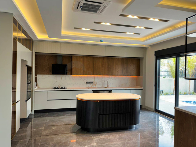 5+1 villa in Doshemealti - Antalya area 