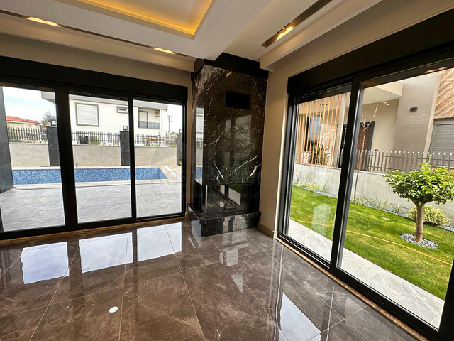 5+1 villa in Doshemealti - Antalya area 