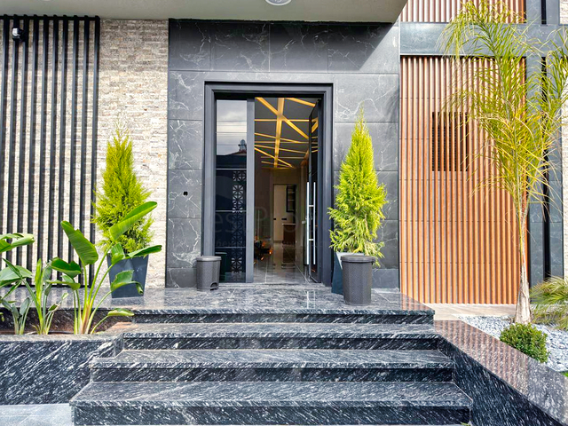 5+1 villa in Doshemealti - Antalya area 