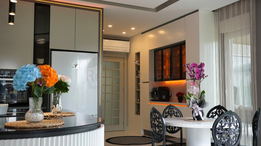 5+1 villa in Doshemealti - Antalya area 