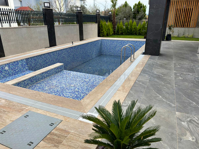 5+1 villa in Doshemealti - Antalya area 