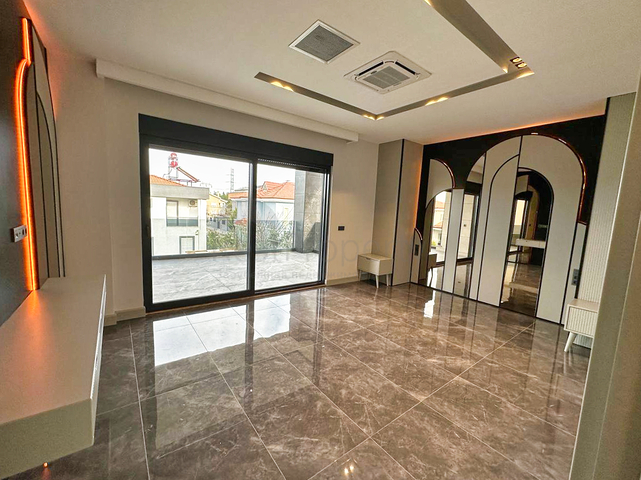 5+1 villa in Doshemealti - Antalya area 