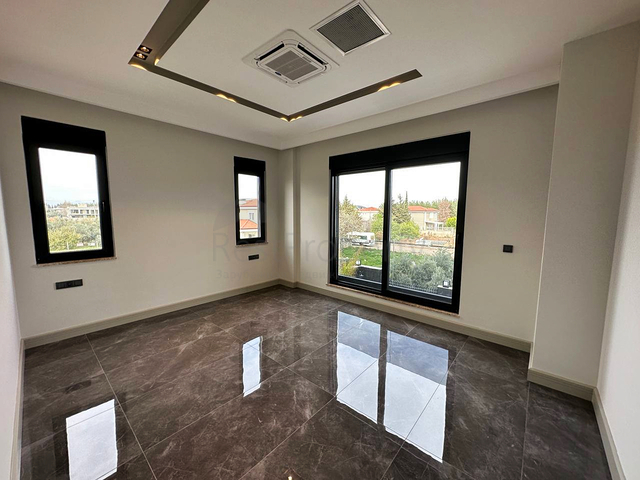 5+1 villa in Doshemealti - Antalya area 