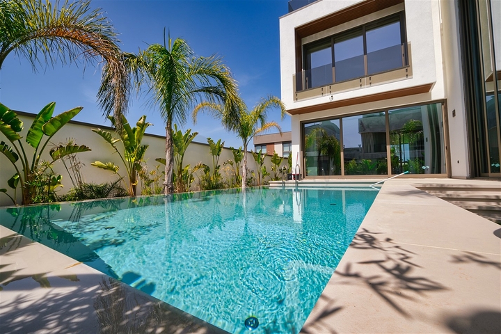 4+2 villa in Altinkale - Antalya neighborhood 