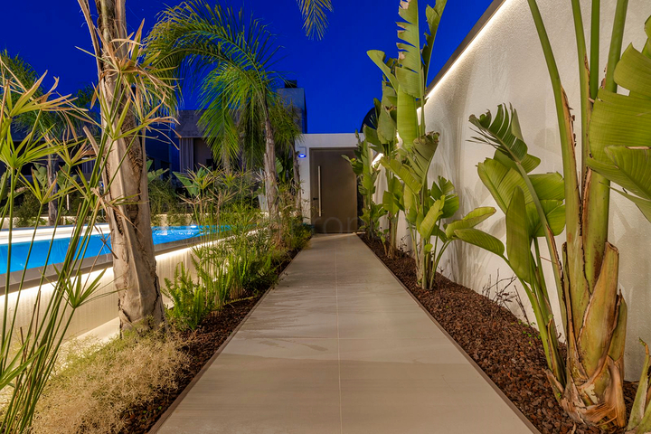 4+2 villa in Altinkale - Antalya neighborhood 