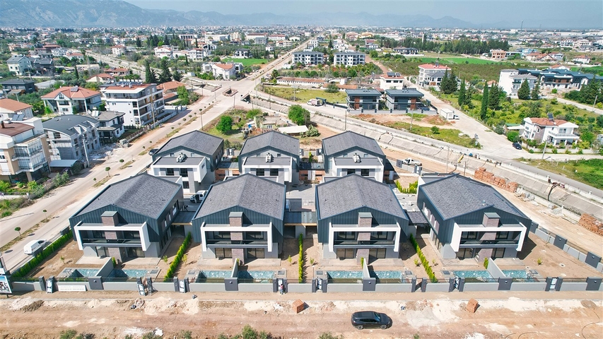 Villas in a 4+1 complex in the Doshemealti - Antalya area 