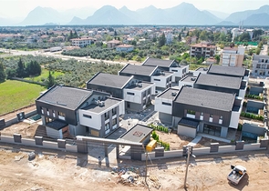 Villas in a 4+1 complex in the Doshemealti - Antalya area 
