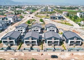 Villas in a 4+1 complex in the Doshemealti - Antalya area 