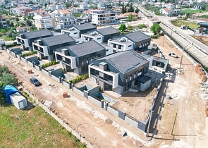 Villas in a 4+1 complex in the Doshemealti - Antalya area 