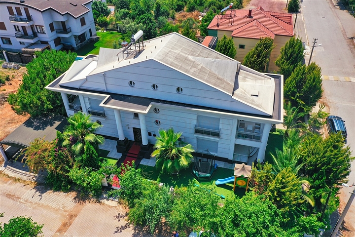 4+1 villa in Doshemealti - Antalya area 