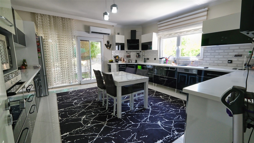 4+1 villa in Doshemealti - Antalya area 