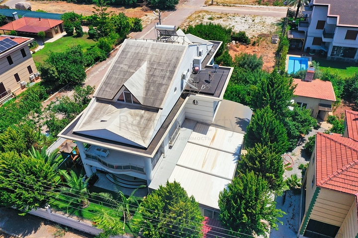 4+1 villa in Doshemealti - Antalya area 
