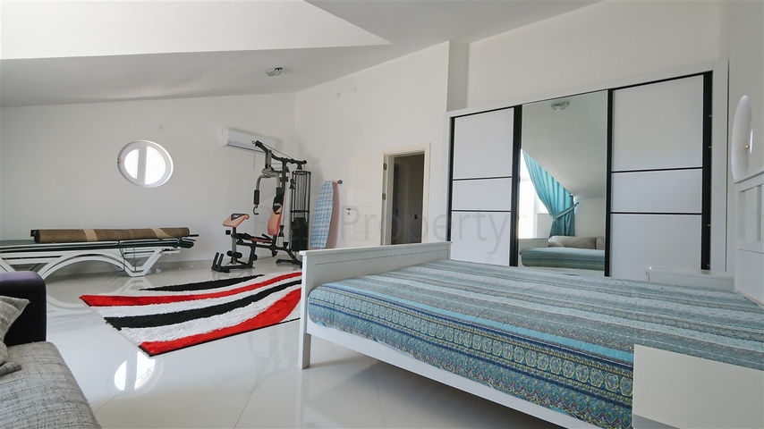4+1 villa in Doshemealti - Antalya area 
