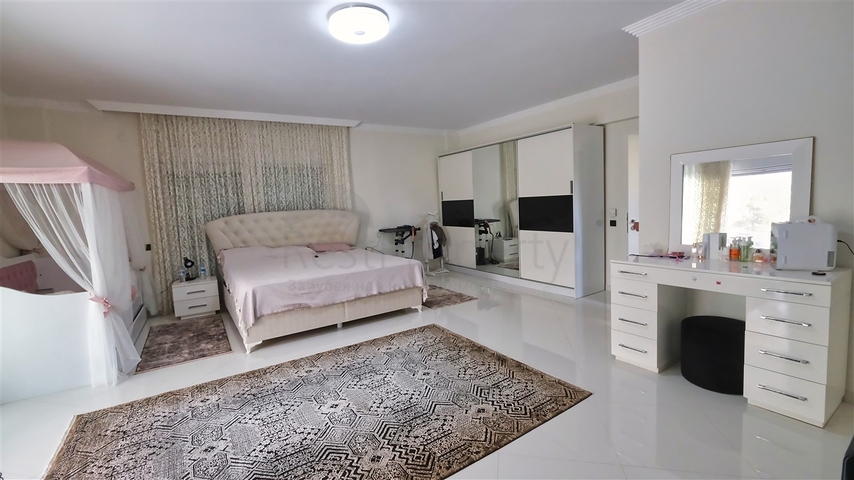 4+1 villa in Doshemealti - Antalya area 