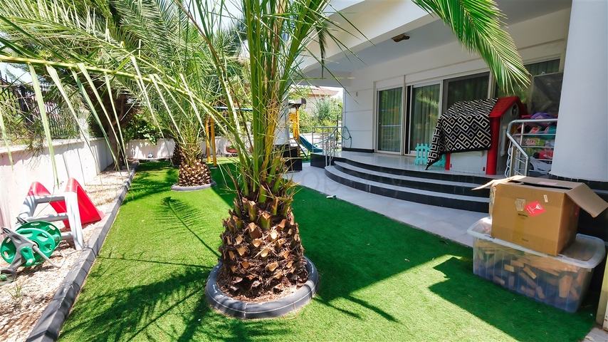 4+1 villa in Doshemealti - Antalya area 