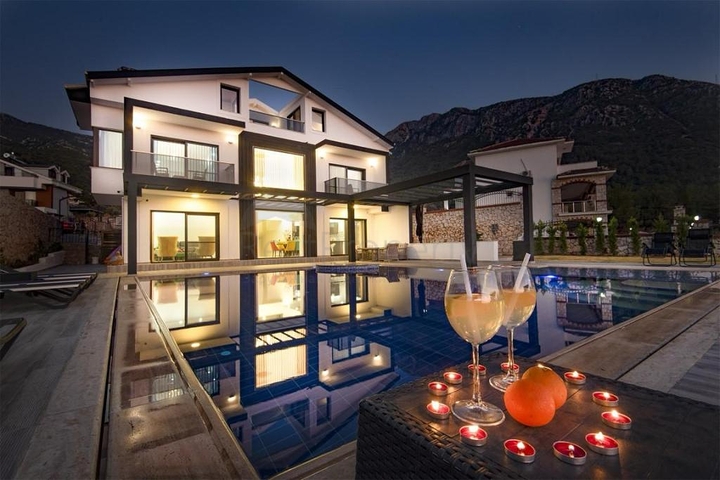 6+1 villa in Fethiye - Antalya area 