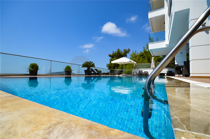 Luxury apartment with view characteristics on the Alanya coast