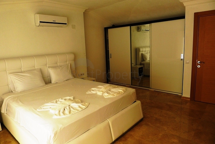 5 bedroom villa in the resort town of Kas