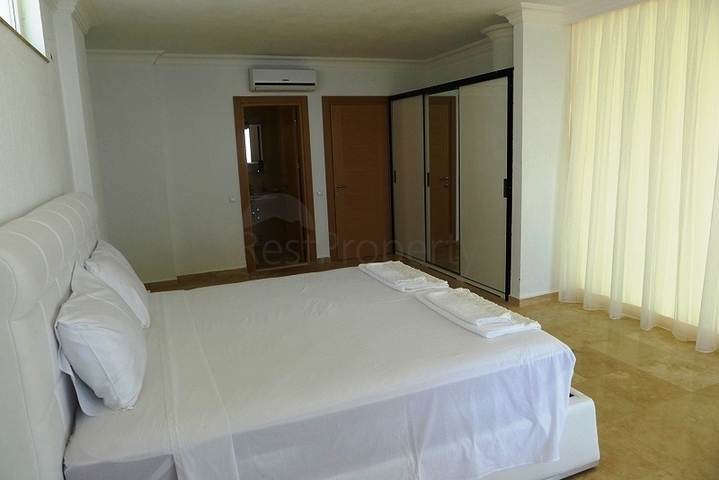 5 bedroom villa in the resort town of Kas