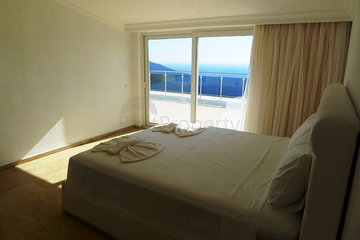 5 bedroom villa in the resort town of Kas