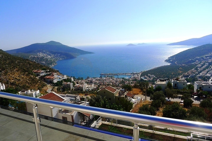 5 bedroom villa in the resort town of Kas