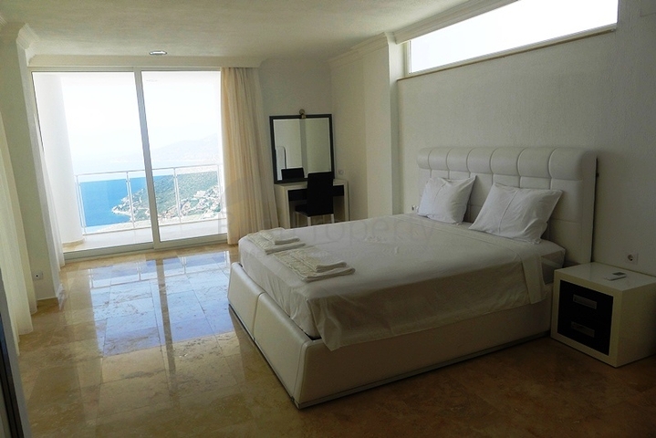 5 bedroom villa in the resort town of Kas