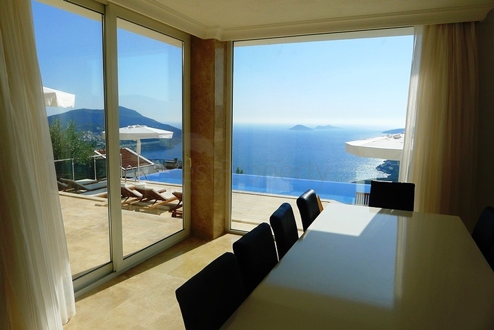 5 bedroom villa in the resort town of Kas