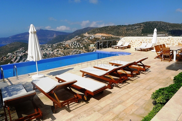 5 bedroom villa in the resort town of Kas