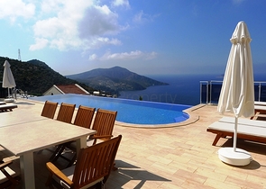 5 bedroom villa in the resort town of Kas