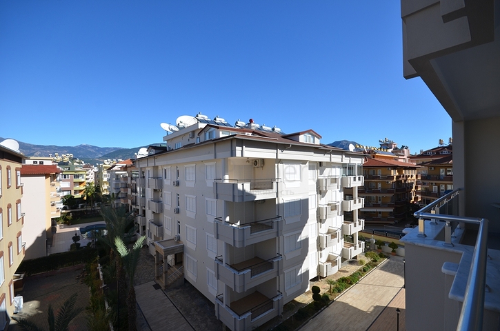 Large 1+1 apartment in the center of Oba district, just 100 meters from the sea 