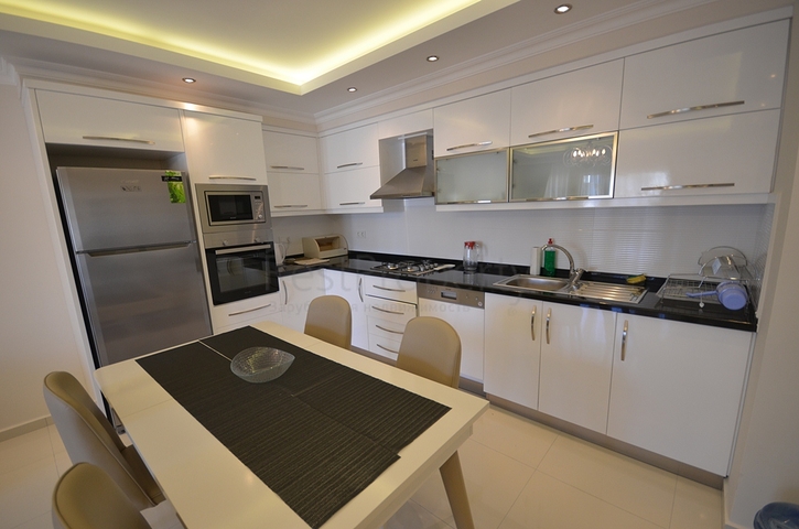 Large 1+1 apartment in the center of Oba district, just 100 meters from the sea 