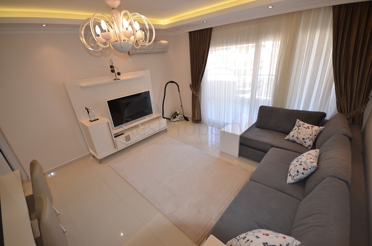 Large 1+1 apartment in the center of Oba district, just 100 meters from the sea 