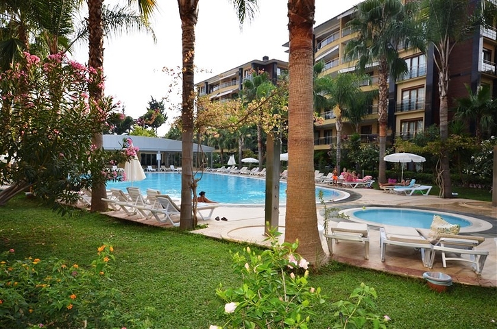 2+1 apartment in a prestigious complex for rent