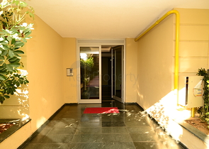 2+1 apartment in a prestigious complex for rent