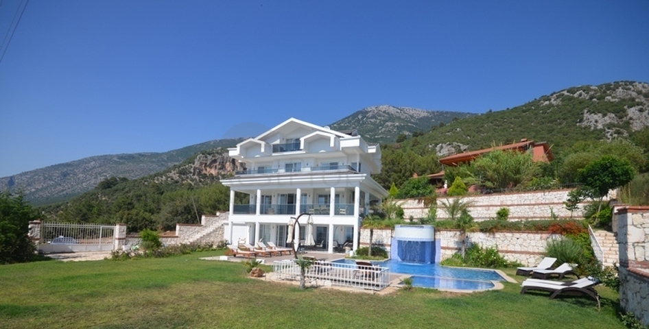 Luxury 5+2 mansion in Fethiye