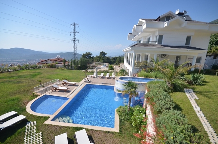 Luxury 5+2 mansion in Fethiye
