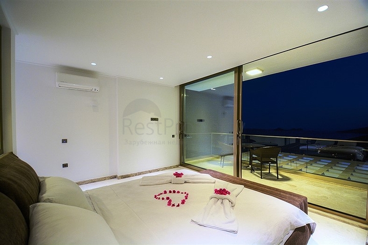 5+1 private villa in Kalkan with sea and island views