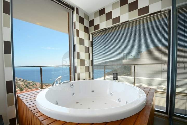 Charming detached Villa with a seaview in Kalkan 