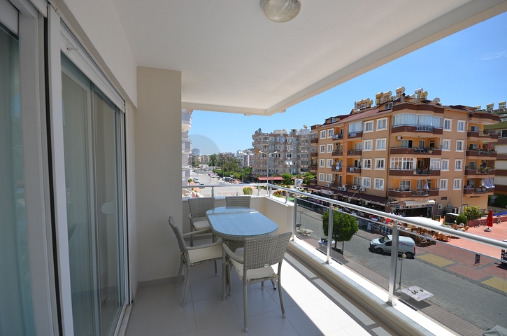 Beautiful 2+1 apartment with sea view in the center of Oba