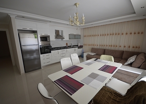 Beautiful 2+1 apartment with sea view in the center of Oba