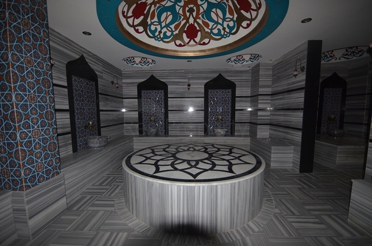 Studio apartment in the famous Orion Garden complex for rent